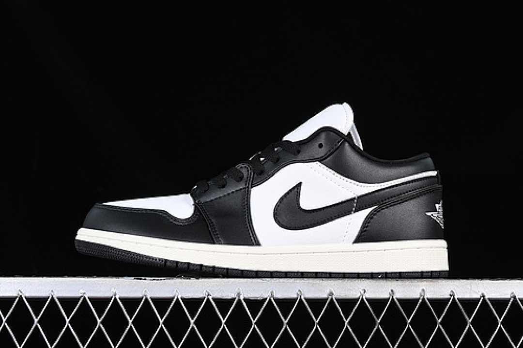 Jordan AIR Jordan 1 LOW VINTAGE PANDA WHITE/BLACK · FB9893-101, photo 1
