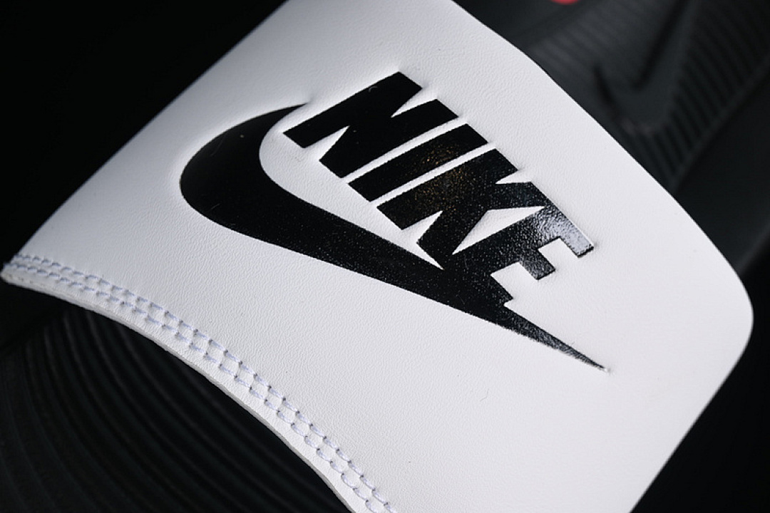 Nike [CN9675-005]-[VICTORI ONE SLIDE BLACK/BLACK/WHITE]-[WOMAN:36-39]-[MAN:40-45] - Image 4