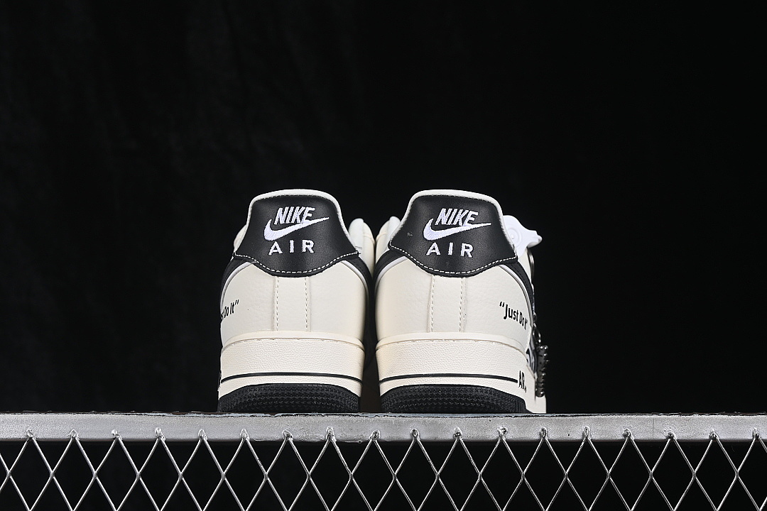 Nike [DK0188-149]-[AIR FORCE 1 07 LOW CASUAL SNEAKERS BLACK/WHITE]-[WOMAN:36-39]-[MAN:40-45] - Image 13