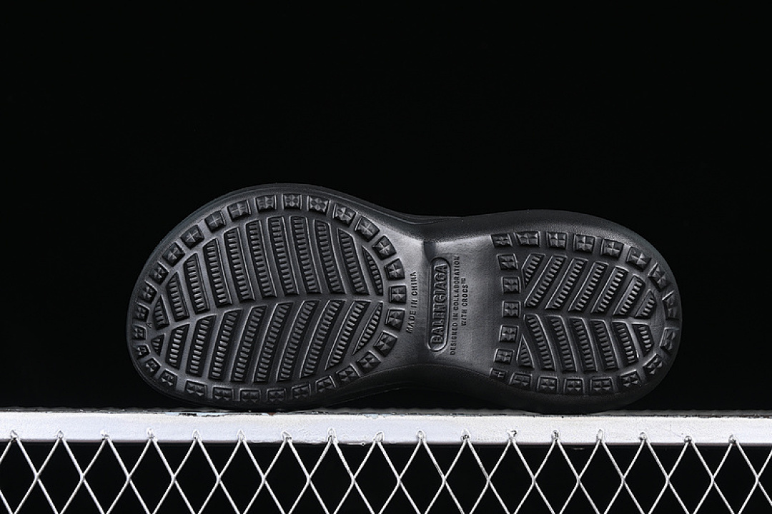 Balenciaga [W1S8E1000]-[BA*LEN*CIAGA POOL CROCS BLACK]-[WOMAN:36-40] - Image 12