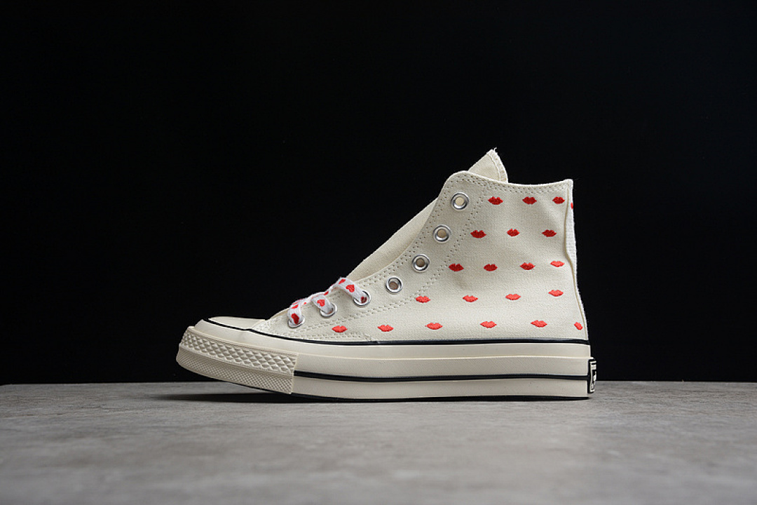 Converse [A01601C]-[CHUCK TAYLOR ALL-STAR 70S EMBROIDERED LIPS HIGH LOVE ME INTAGE WHITE/UNIVERSITY (RED]), photo 1