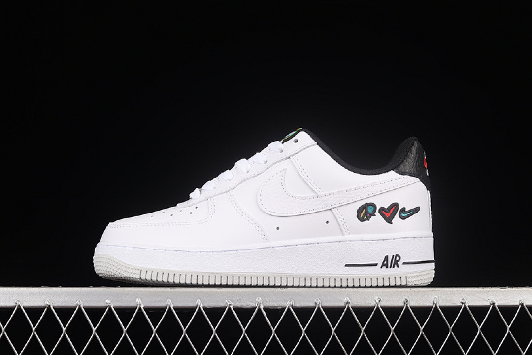 Nike Nike AIR FORCE 1 LOW 07 LV8 3 PEACE LOVE WHITE/WHITE/UNIVERSITY RED · DM8148-100, photo 1