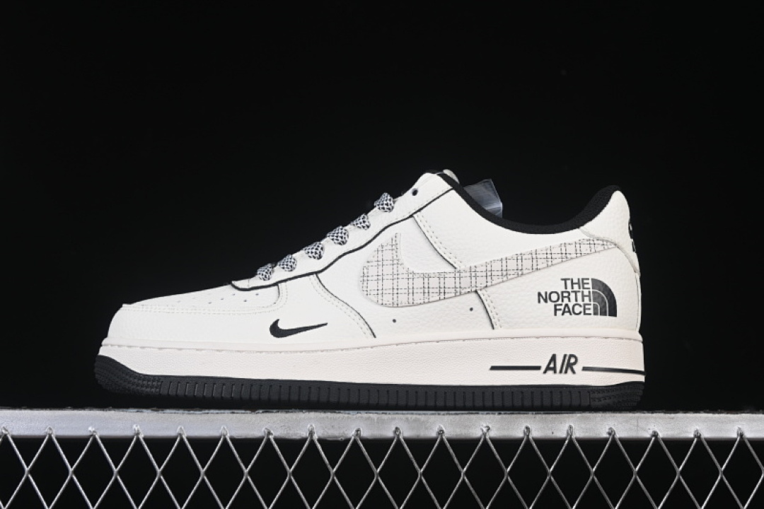 Nike [JP8028-007]-[AIR FORCE 1 07 LOW WHITE/GREY/BLACK]-[WOMAN:36-39]-[MAN:40-45] - Image 2