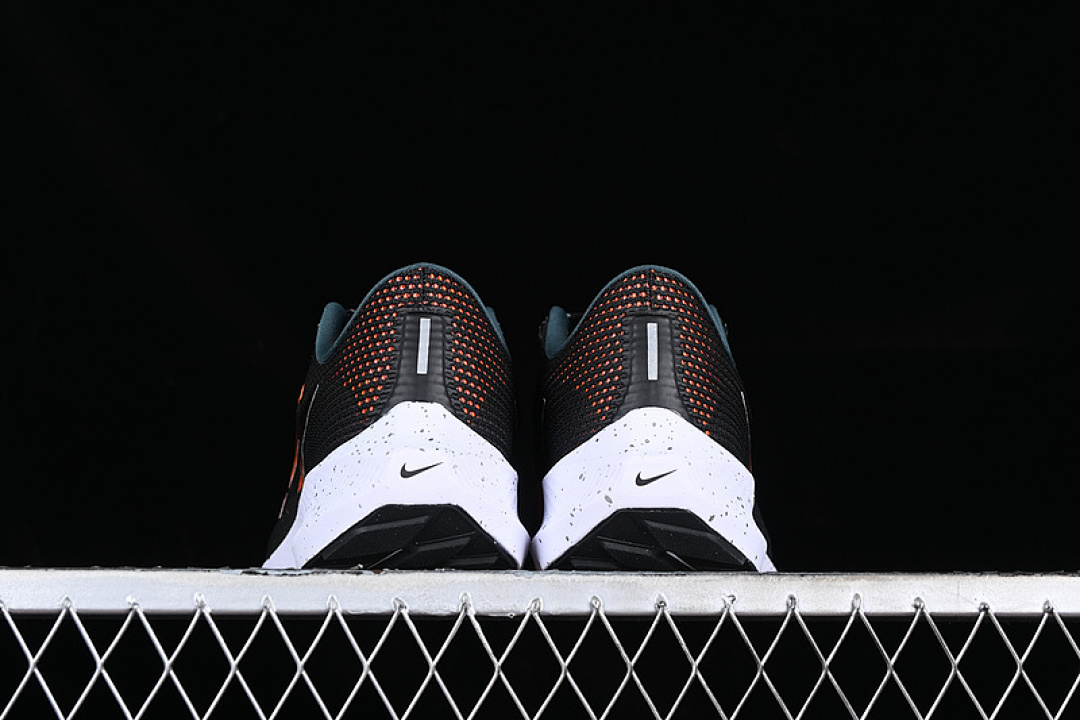 Nike [FQ8723-010]-[AIR ZOOM PEGASUS 40 BLACK/KHAKI/DEEP JUNGLE/SAFETY ORANGE]-[MAN:39-46] - Image 14