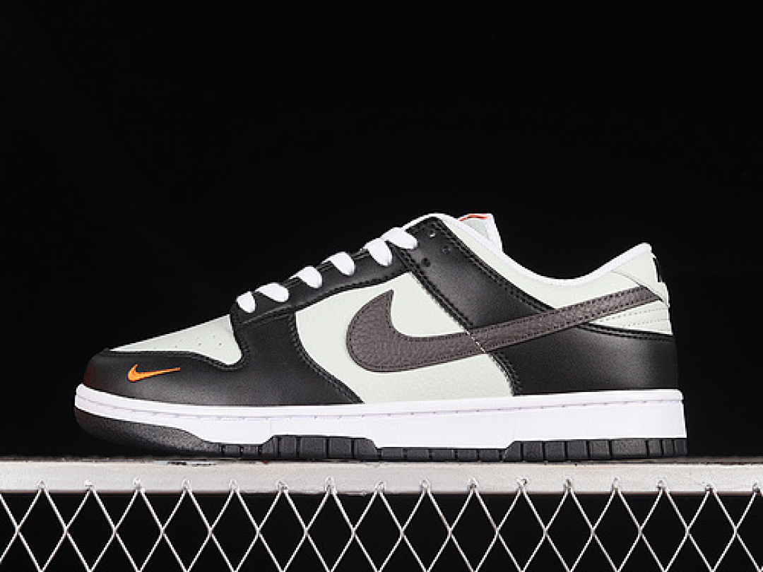 Unbranded [FN7808-001]-[DUNK LOW MINI SWOOSH BLACK/WHITE/TOTAL ORANGE]-[WOMAN:36-39]-[MAN:40-47.5], photo 1
