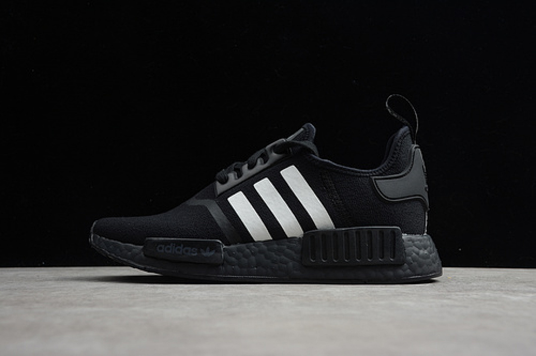 Unbranded [FV8728]-[NMD R1 BOOST CORE BLACK/CLOUD WHITE]-[MAN:39-45], photo 1
