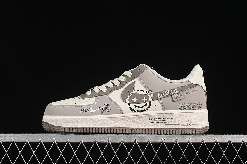 Nike Nike AIR FORCE 1 07 LOW SMILING BEAR WHITE/GREY · DB3301-881, photo 1