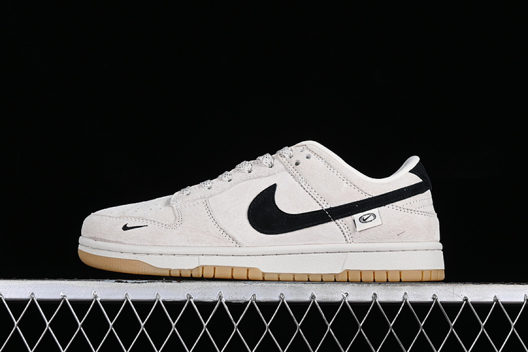 Nike SB DUNK LOW WHITE/BLACK/BROWN · DD1391-137, photo 1