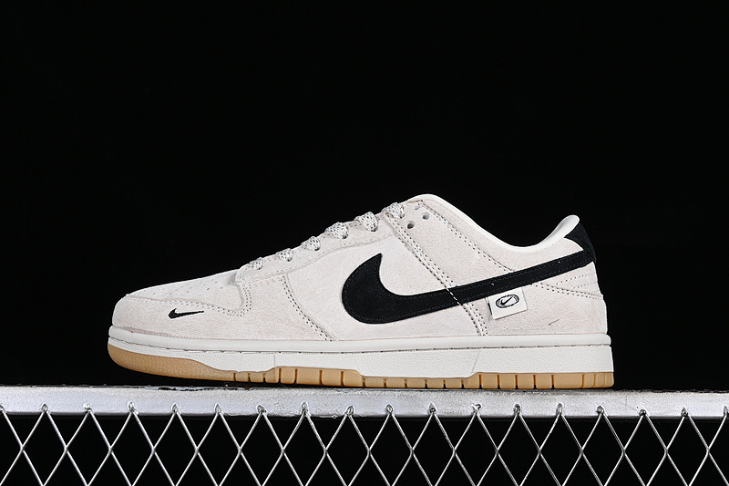 Nike SB DUNK LOW WHITE/BLACK/BROWN · DD1391-137, photo 1