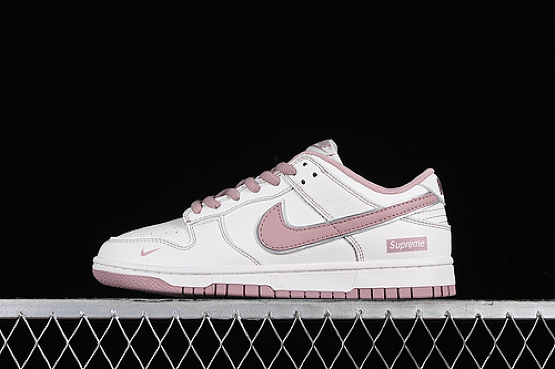 Supreme [DY1503-006]-[SUPREME SB DUNK LOW WHITE/PINK]-[WOMAN:35.5-39]-[MAN:40-47.5], photo 1