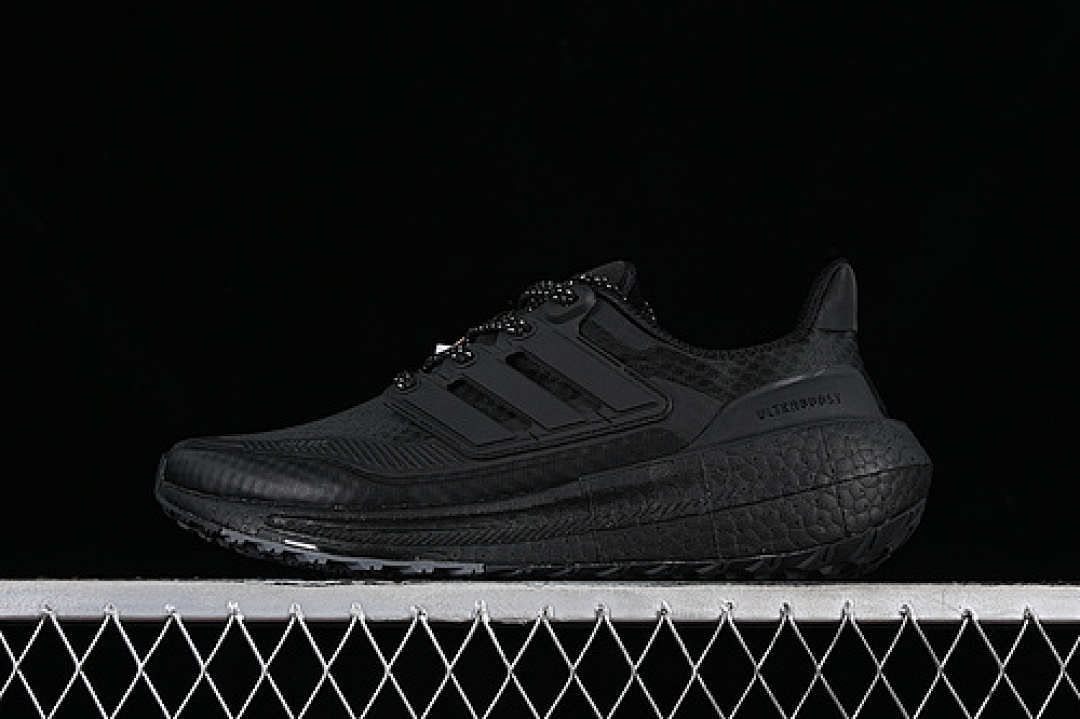Unbranded [HP6414]-[ULTRA BOOST LIGHT 23 BLACK]-[MAN:39-45], photo 1
