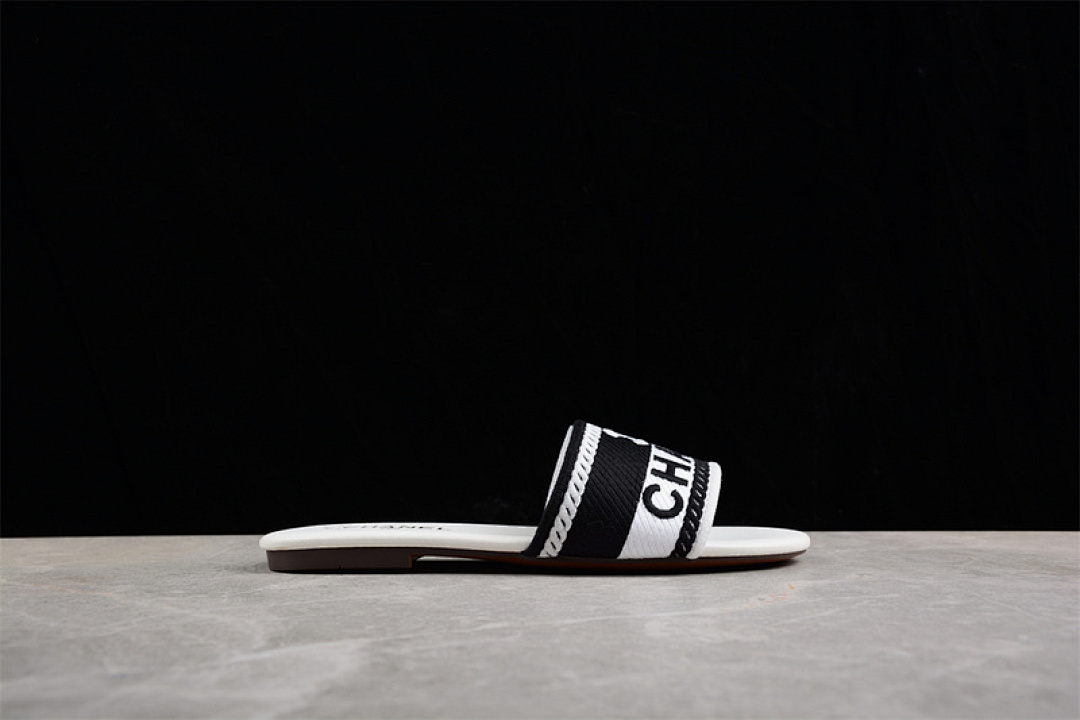 Chanel [EMBROIDERED SLIPPERS WHITE/BLACK]-[WOMAN:34-40] - Image 11