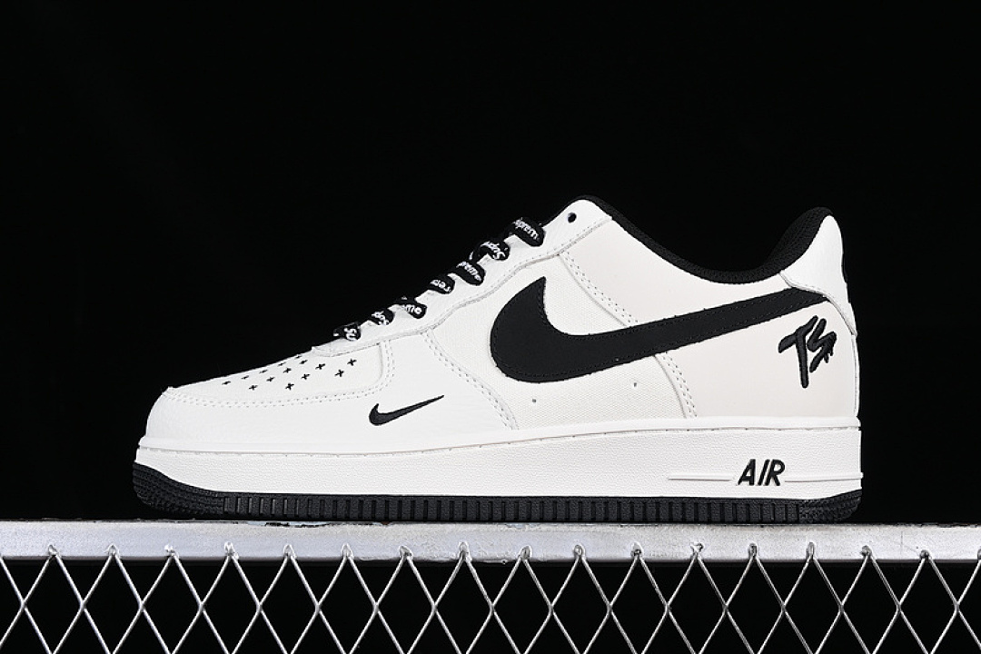 Nike Nike AIR FORCE 1 07 LOW BLACK/WHITE · PF9055-754, photo 1