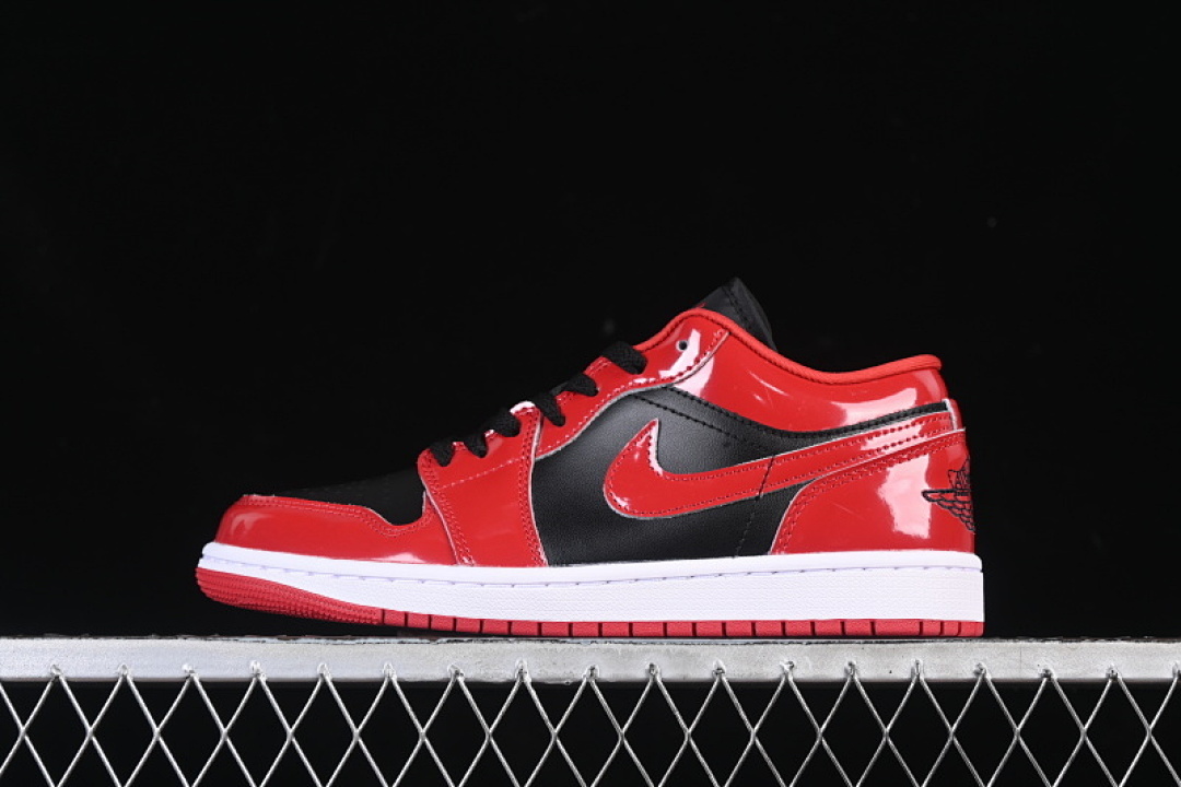 Jordan [HV4089-006]-[AIR JORDAN 1 LOW BLACK/WHITE/VARSITY RED]-[MAN:40-46], photo 1
