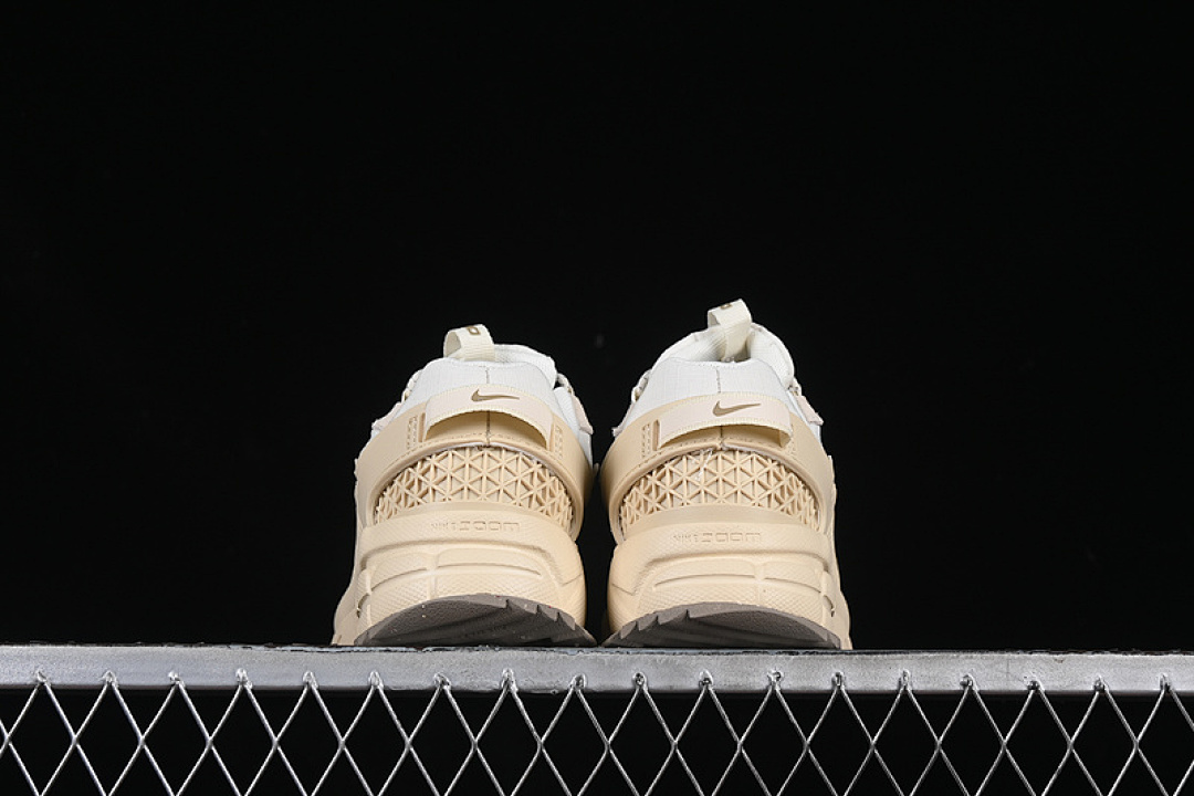 Nike [FV2295-101]-[ZOOM VOMERO ROAM WHITE/BEIGE]-[WOMAN:36-39]-[MAN:40-45] - Image 14