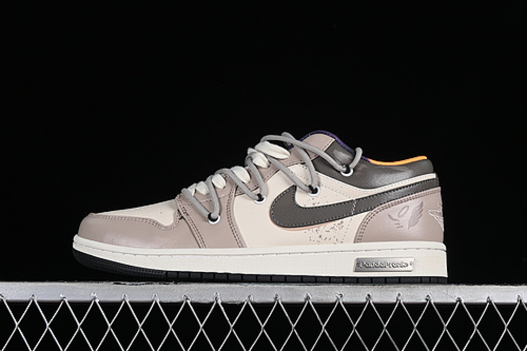 Jordan [DQ8421-001]-[AIR JORDAN 1 LOW BLACK/WHITE ONYX/WHITE/SAIL]-[WOMAN:35-39]-[MAN:40-47.5], photo 1