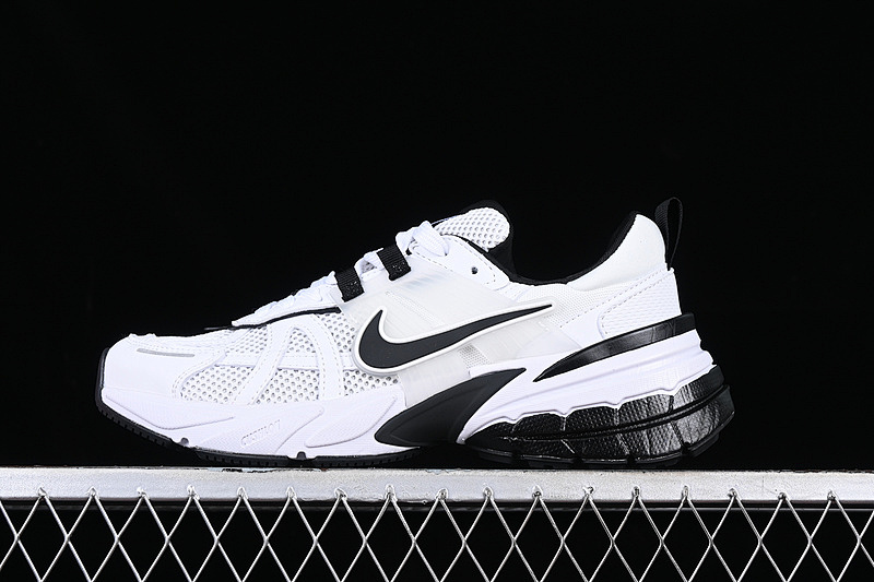 V2K RUNTEKK 3XL WHITE/BLACK · FD0736-102, photo 1