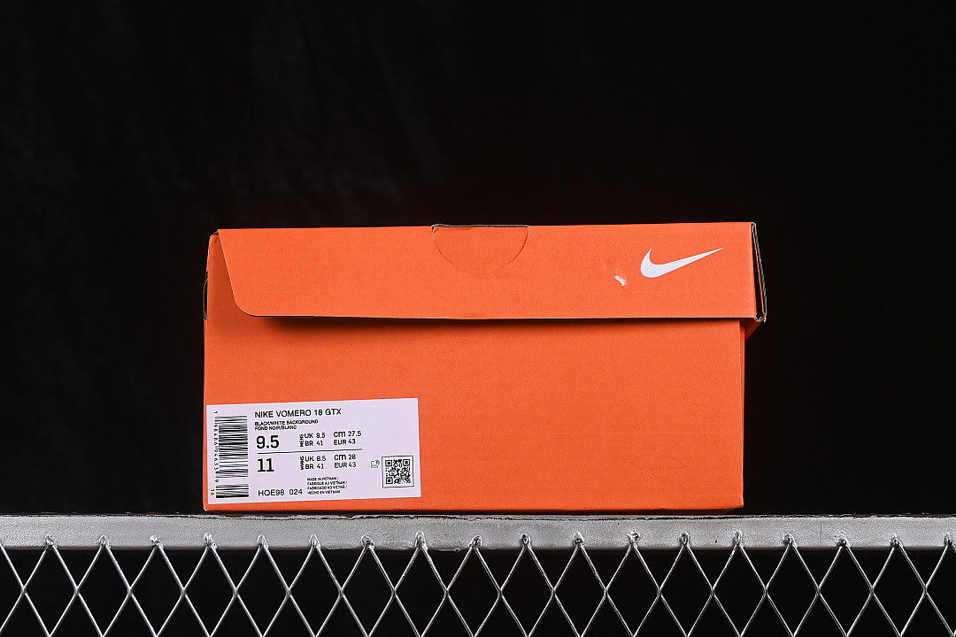 Nike [HQE98-024]-[AIR ZOOM VOMERO 18 CASUAL RUNNING SHOES BLACK/WHITE]-[WOMAN:36-39]-[MAN:40-46] - Image 11