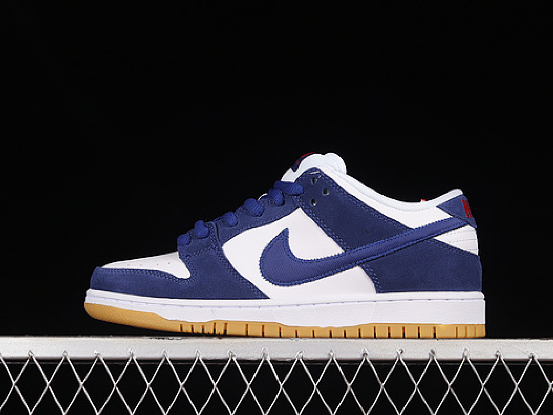 Nike SB DUNK LOW DEEP ROYAL BLUE/WHITE/SPORT RED/GUM LIGHT BROWN · DO9395-400, photo 1