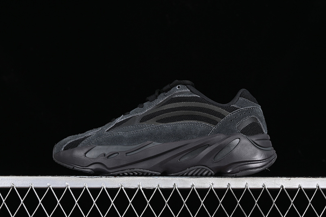 Adidas [FU6684]-[YEEZY BOOST 700 V2 VANTA/VANTA/VANTA]-[WOMAN:36-39]-[MAN:40-47], photo 1