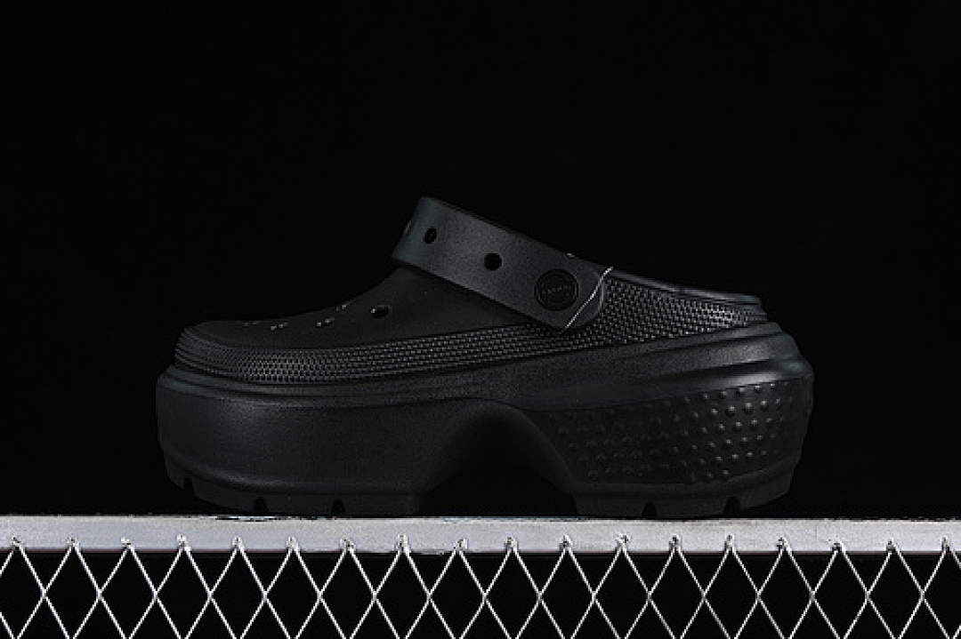 Crocs [CROCS CLASSIC CLOG BLACK]-[WOMAN:34-40] - Image 2