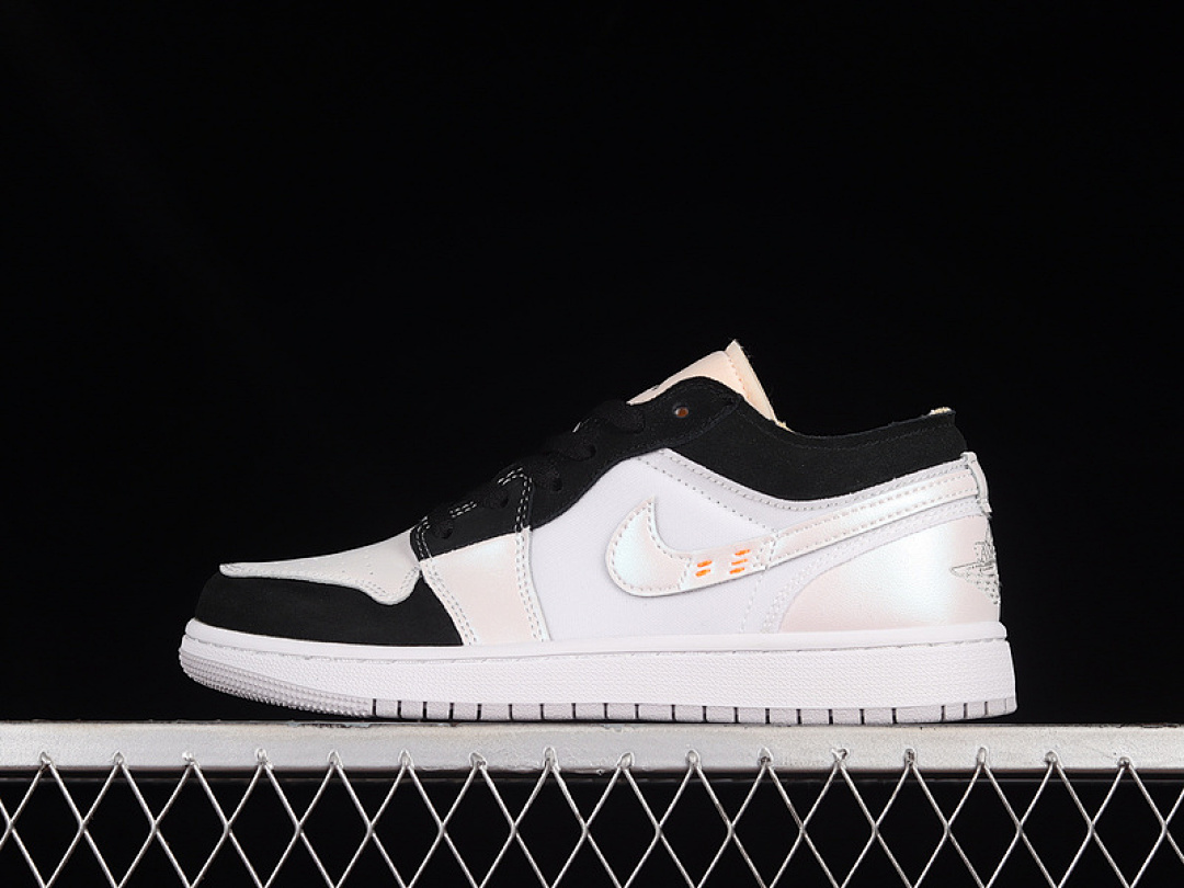 Jordan [DN1635-102]-[AIR JORDAN 1 LOW PEARL WHITE/BLACK/WHITE]-[WOMAN:36-39]-[MAN:40-46], photo 1