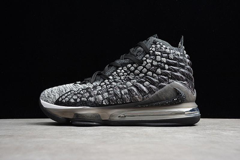 On Running On Running LEBRON 17 BASKETBALL SHOES BLACK/WHITE · BQ3177-002, photo 1