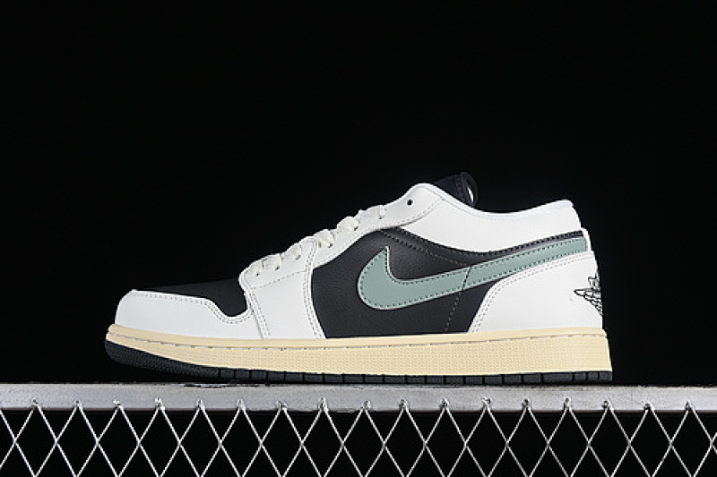 Jordan AIR Jordan 1 LOW TEAM GOLD ANTHRACITE/JADE SMOKE/SAIL/LEGEND SAND · DC0774-001, photo 1