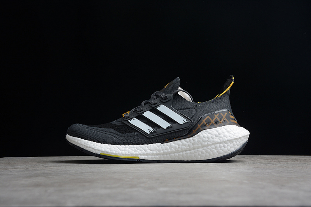 Unbranded [GW5838]-[ULTRABOOST 21 CITY PACK HONG KONG GREY FIVE/CLOUD WHITE/SOLAR GOLD]-[MAN:39-45], photo 1
