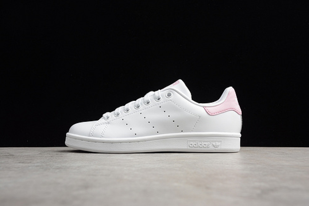 STAN SMITH CLASSIC WHITE/WHITE/PINK · BA9946, photo 1