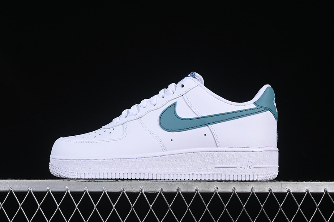 Christian Louboutin [FJ4146-114]-[AIR FORCE 1 07 LOW WHITE/GREEN]-[WOMAN:36-39]-[MAN:40-45] - Image 2