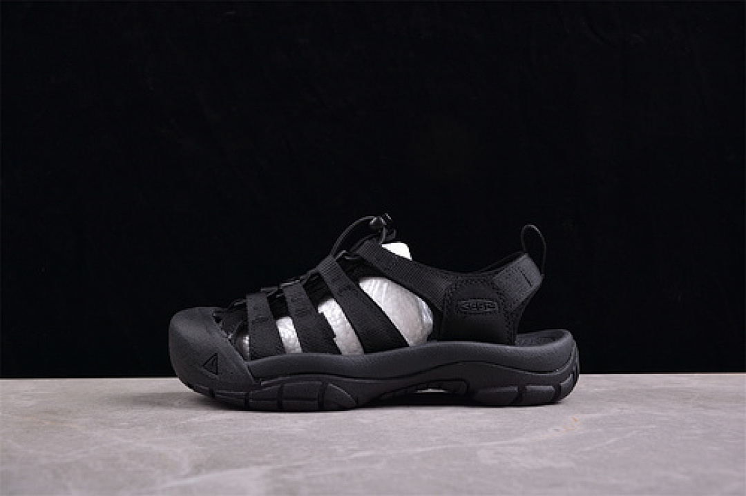 Keen Keen [ UNEEK FLAT-M BLACK]-[WOMAN:35-39]-[MAN:40-45], photo 1