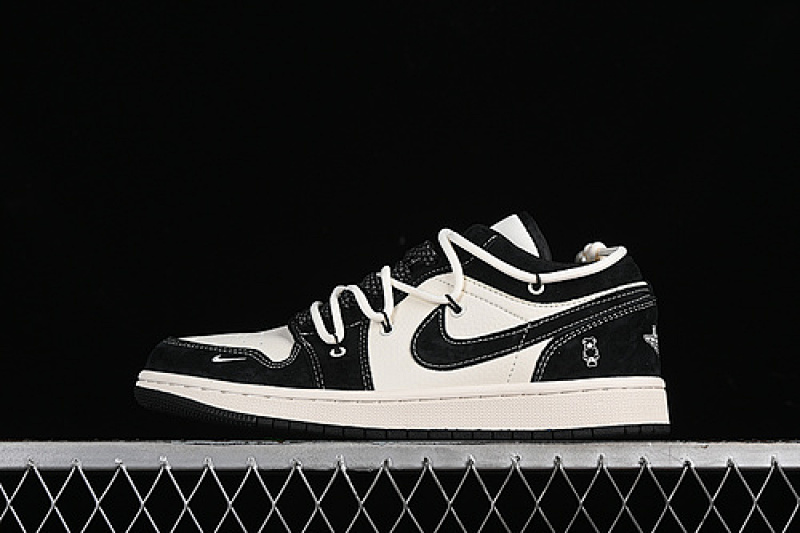 Jordan AIR Jordan 1 LOW WHITE/BLACK · SJ9950-013, photo 1
