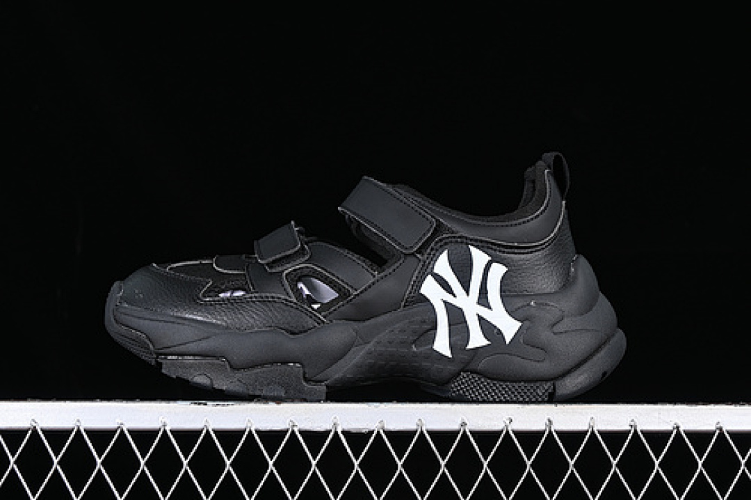 MLB [3ASDCH13307CRS]-[NY MLB BIGBALL CHUNKY MASK WHITE/BLACK]-[WOMAN:36-39]-[MAN:40-44], photo 1