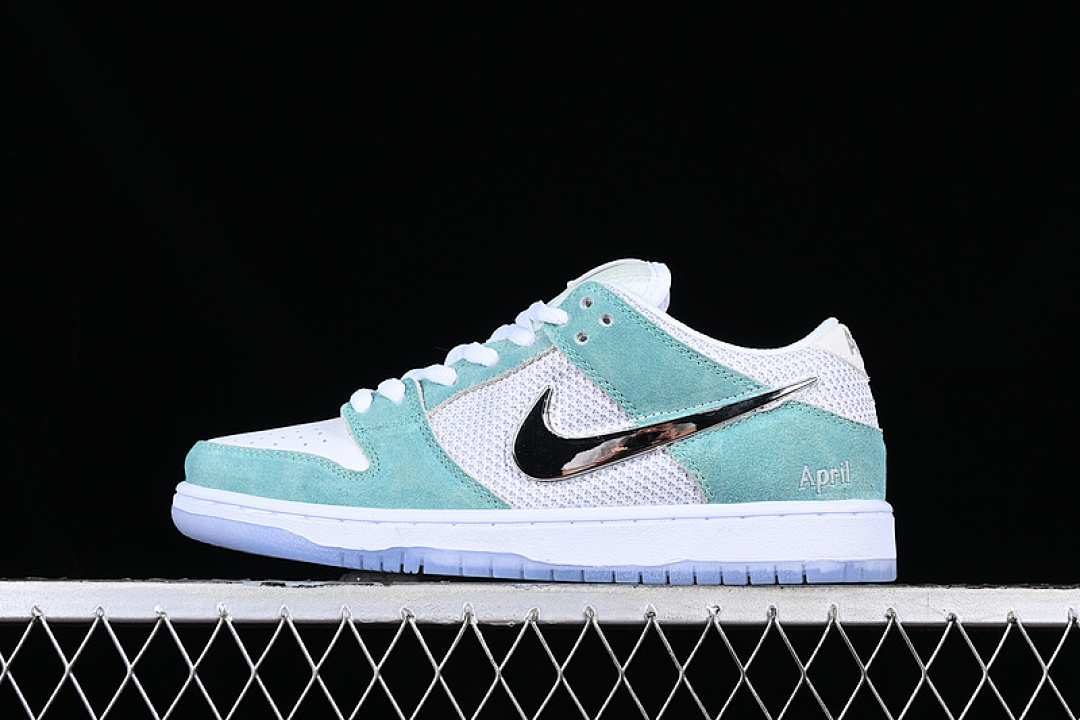 Unbranded [FD2562-400]-[APRIL SKATEBOARDS X DUNK LOW SB TURBO GREEN/METALLIC SILVER/TURBO (GREEN]), photo 1