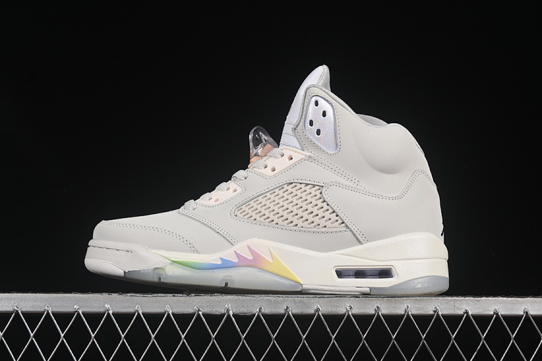 Jordan AIR Jordan 5 RETRO LIGHT BONE/BLACK/SAIL/BARELY GREEN · HF3183-001, photo 1