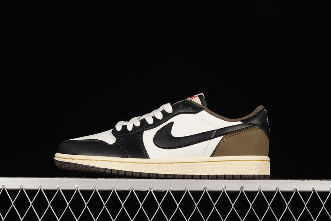 Jordan TRAVIS SCOTT X AIR Jordan 1 LOW DARK MOCHA/WHITE/BLACK · CQ4277-105, photo 1