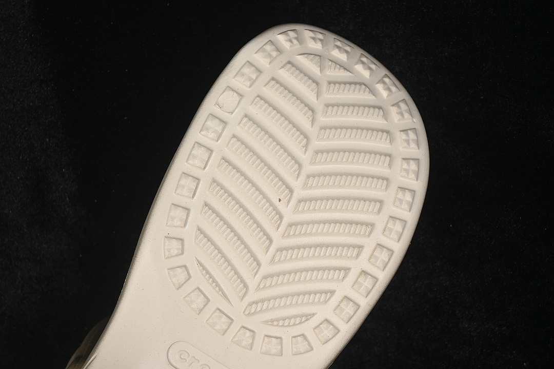 Crocs [SUMMER CLASSIC BEACH CROCS AND SLIPPERS WHEAT/LIGHT WHEAT]-[WOMAN:36-39]-[MAN:40] - Image 2