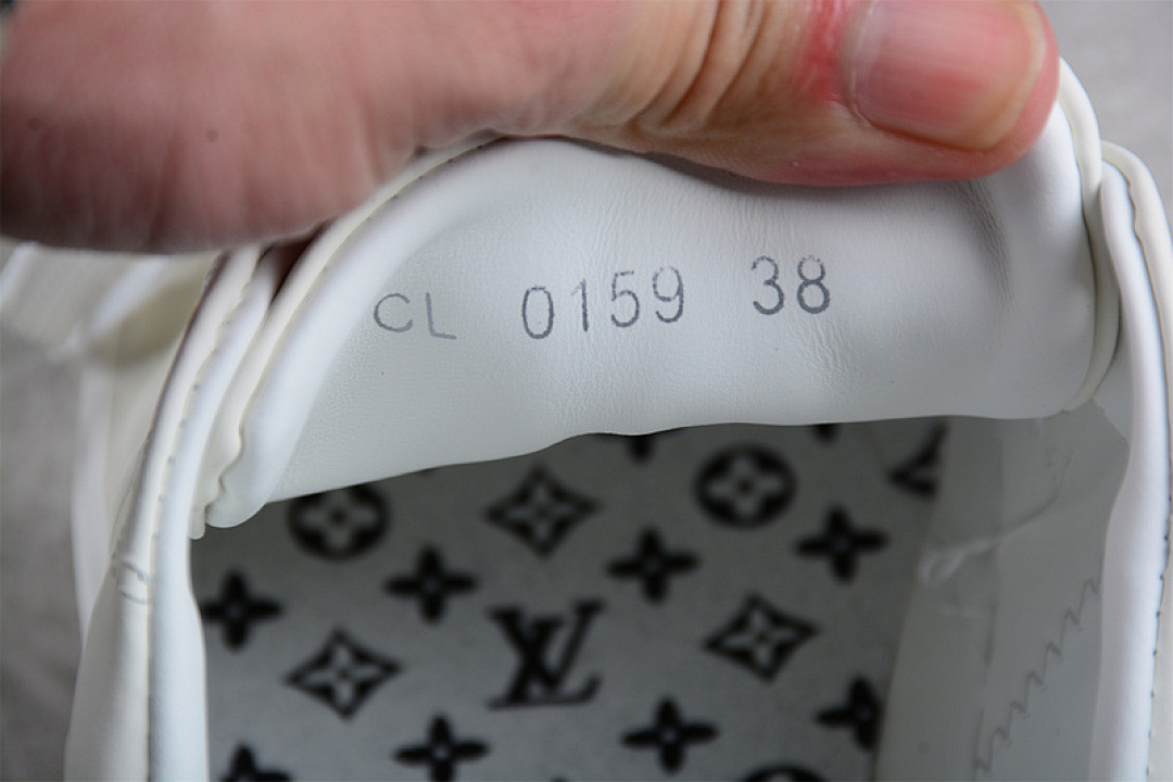 Louis Vuitton [L*V RIVOLI SNEAKERS WHITE/WHITE/DARK BROWN]-[WOMAN:35-40] - Image 3