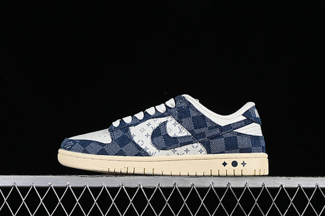 Nike SB DUNK LOW L*V WHITE/BLUE · JH8310-949, photo 1