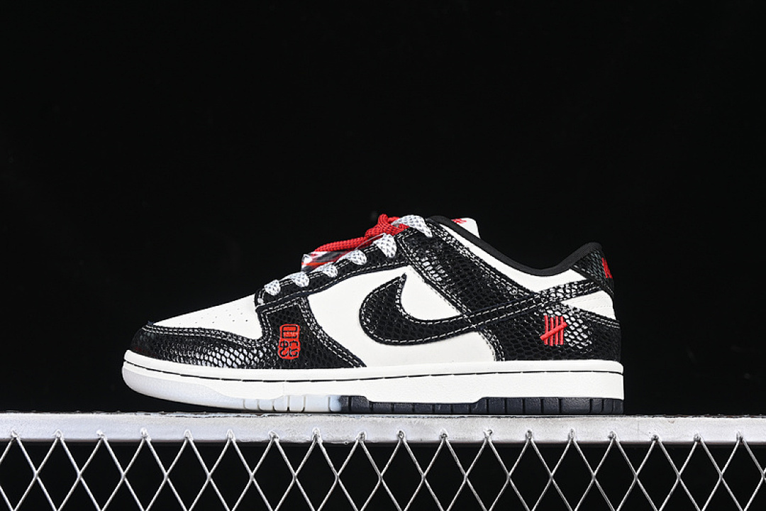 Nike SB DUNK LOW UN WHITE/BLACK/RED · AG3702-853, photo 1