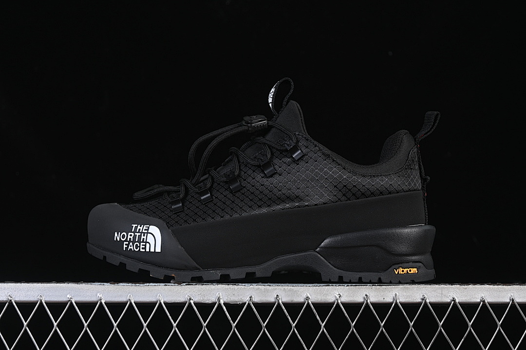 The North Face [NFA817B8OR-080]-[THE NORTH FACE GLENCLYFFE LOW BLACK/BLACK]-[WOMAN:39]-[MAN:40-45], photo 1