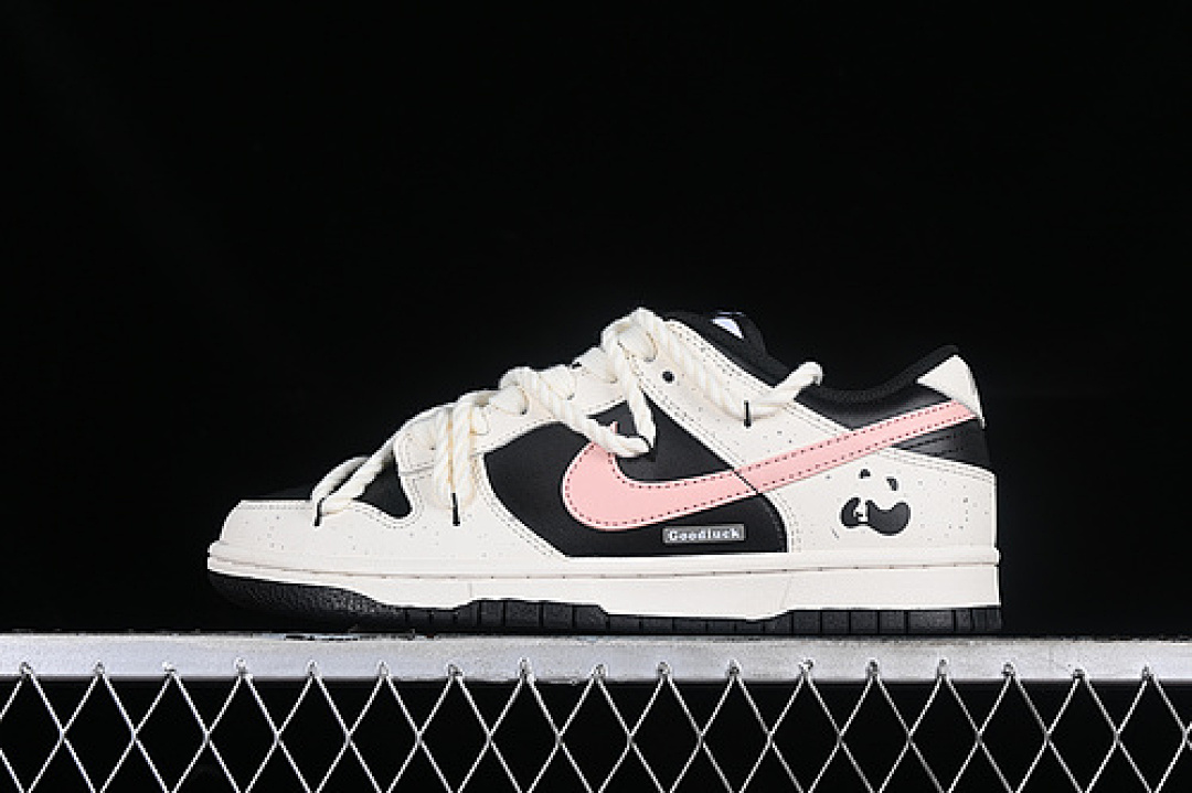 Unbranded [CW1590-100]-[SB DUNK LOW WHITE/PINK/BLACK]-[WOMAN:36-40], photo 1