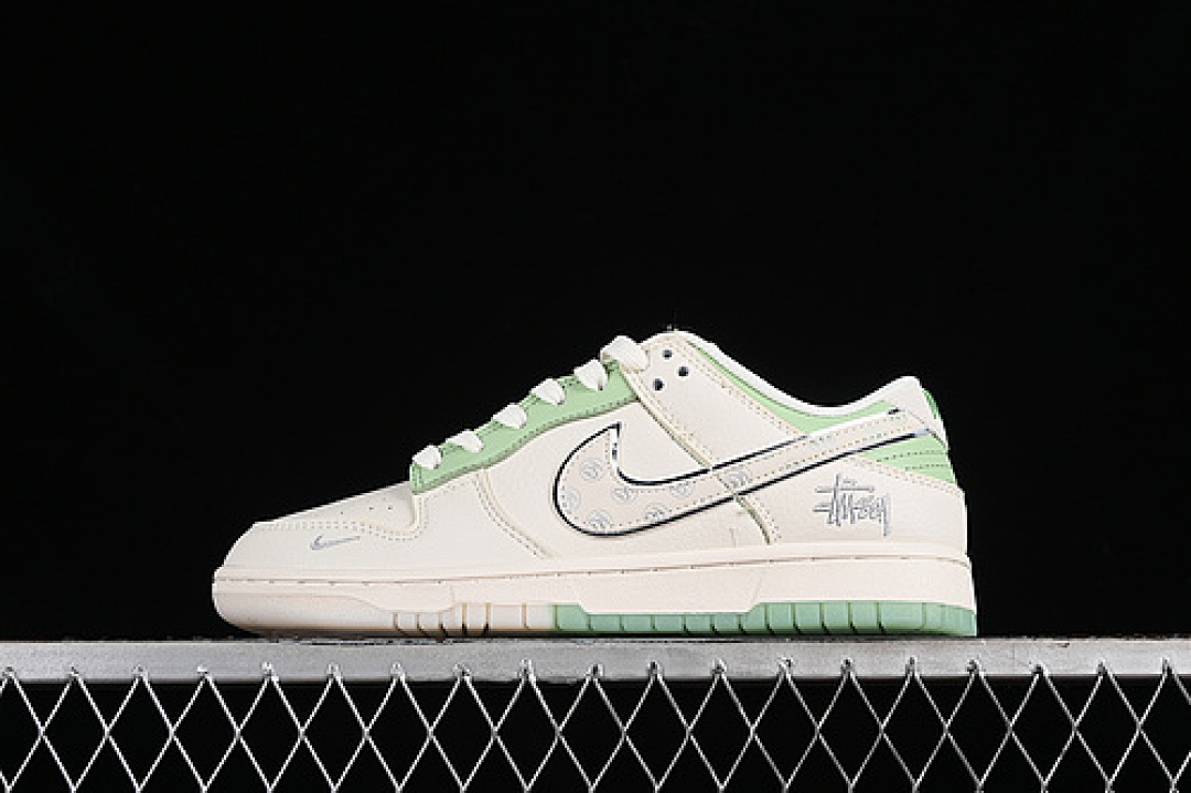 Unbranded [XY1688-006]-[SB DUNK LOW WHITE/GREEN/SILVER]-[WOMAN:36-39]-[MAN:40-45], photo 1