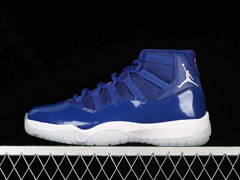 Jordan AIR Jordan 11 RETRO MIDNIGHT NAVY/MIDNIGHT NAVY/WHITE · AT7802-115, photo 1
