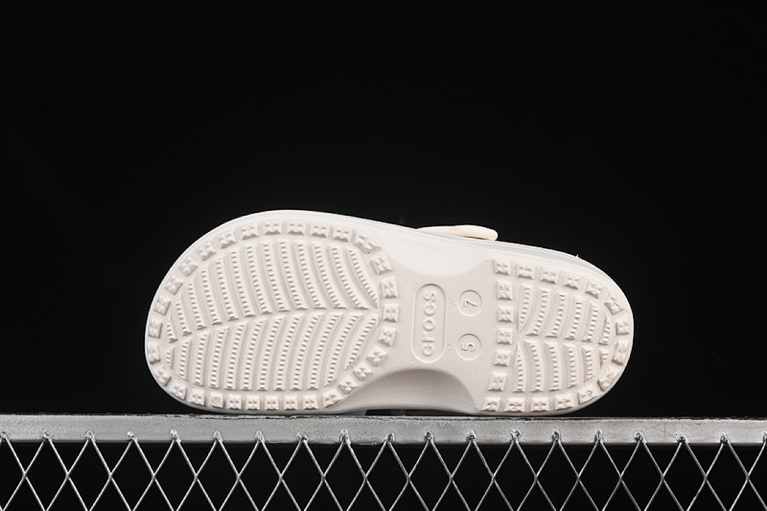 Crocs [CROCS CLASSIC SIMPLE CASUAL BEACH HOLE SLIPPERS SANDALS WHITE]-[WOMAN:34-40] - Image 9