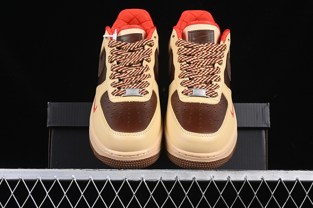 Nike [HQ3447-222]-[AIR FORCE 1 07 LOW LIGHT BRITISH TAN/CACAO WOW/SESAME/PECAN RED]-[UNISEX:36-45] - Image 13