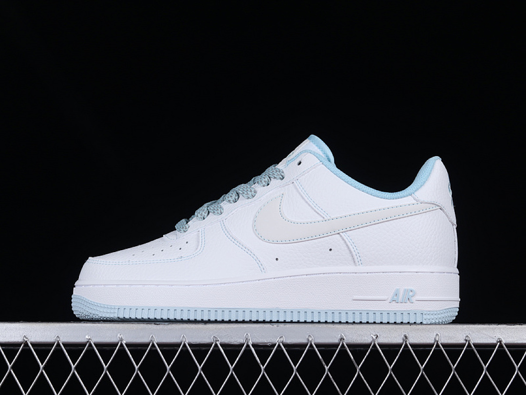 Nike [UO6369-568]-[AIR FORCE 1 LOW 07 WHITE/WHITE/LIGHT BLUE]-[WOMAN:36-39]-[MAN:40-45], photo 1