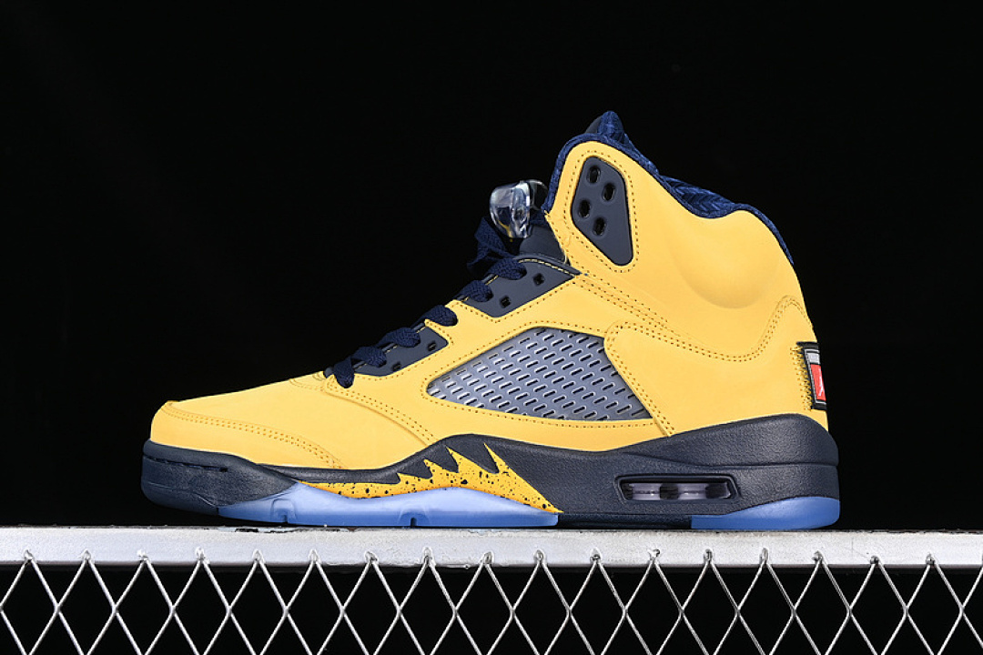 Jordan AIR Jordan 5 RETRO SE BLACK/YELLOW/GREY · CQ9541-704, photo 1