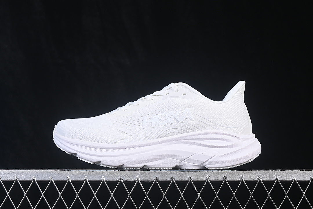 On Running On Running [1176572 WWH]-[ONE CLIFTON 11 BREATHABLE SHOES WHITE/PURE WHITE]-[WOMAN:36-39]-[MAN:40-45], photo 1